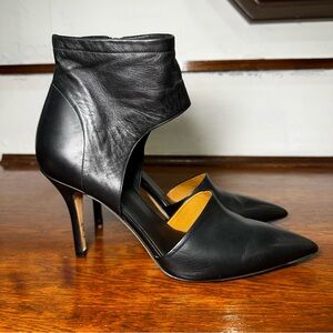 Vince D'Orsay Pumps Ankle Strap Pointed Toe Size 9 Black Leather